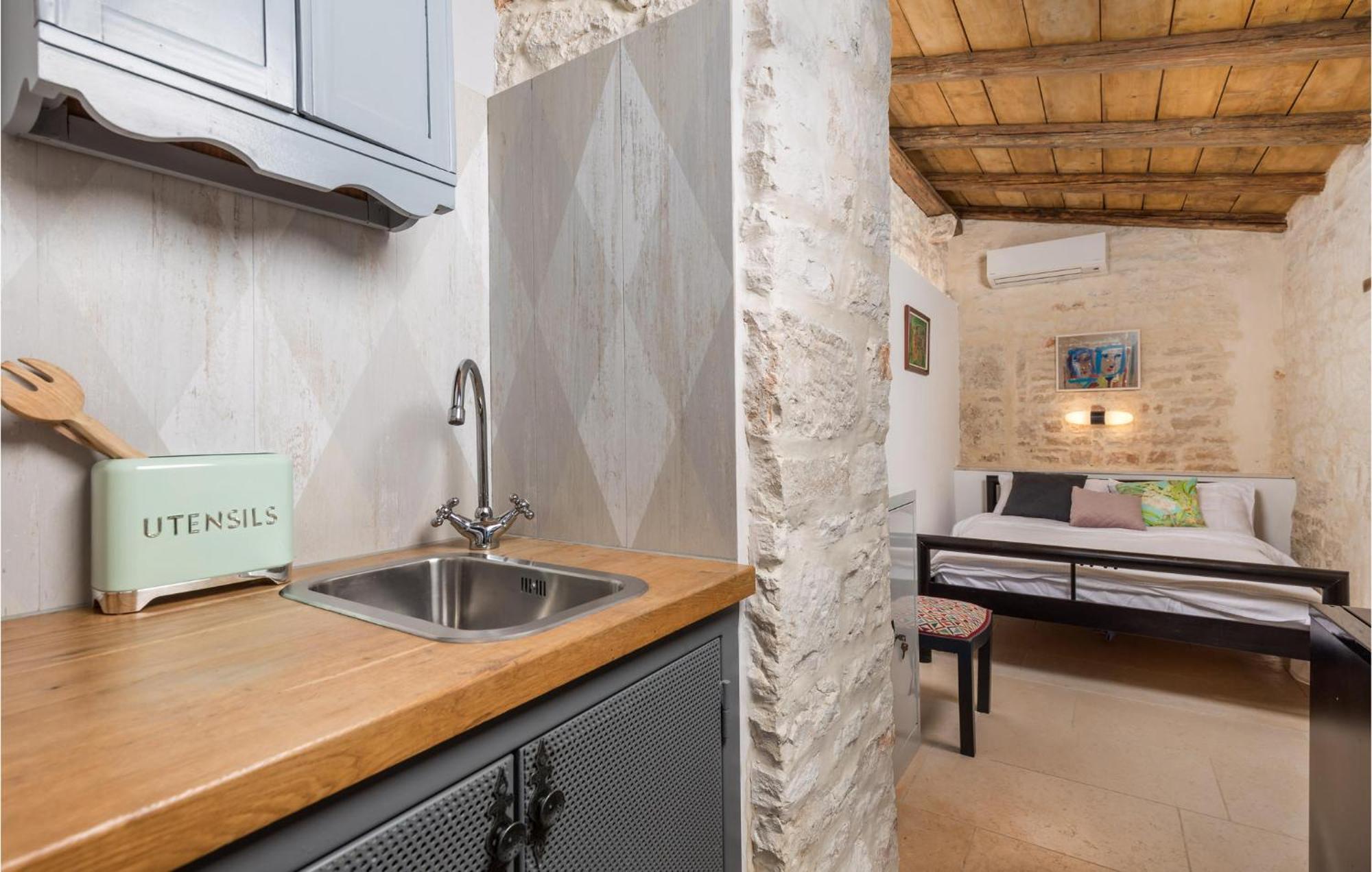 Amazing Home In Foli With Kitchen Экстерьер фото