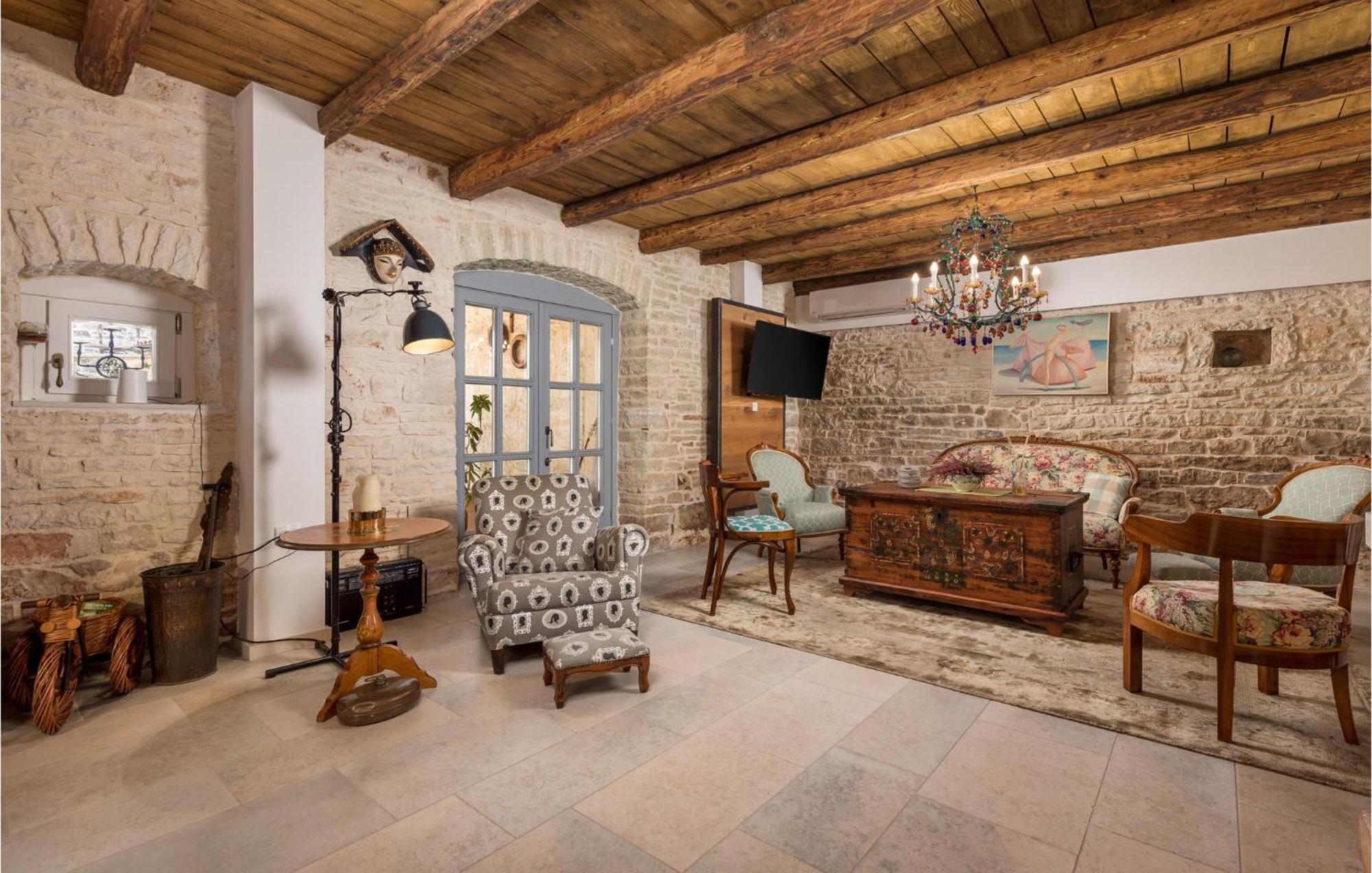 Amazing Home In Foli With Kitchen Экстерьер фото